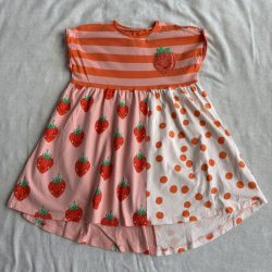 Eperkés mintás ruha (110)