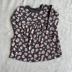 Bordázott mintás ruha (80)