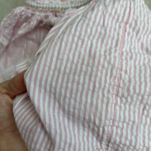 Hímzett eperkés csíkos ruha (62)