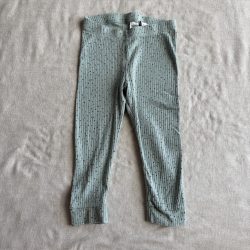 Pöttyös bordázott leggings (98)