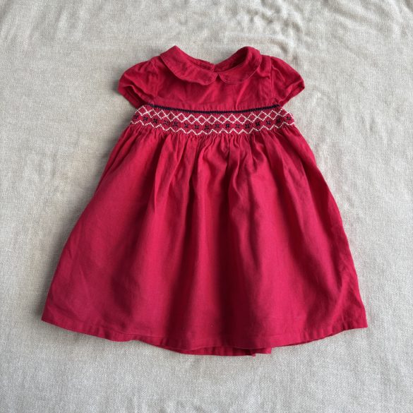 Piros hímzett ruha (74)