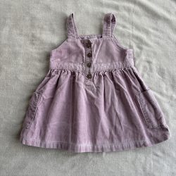 Gombos kordbársony ruha (86)