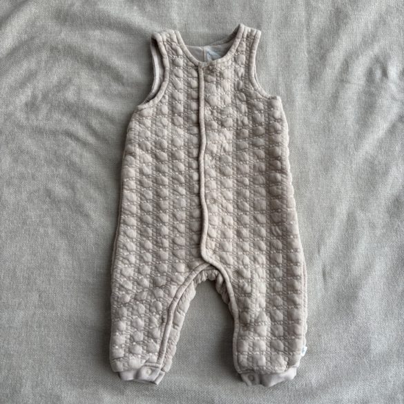 Strukturált romper (68)