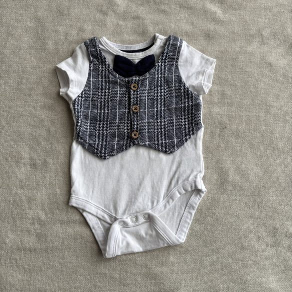 Ünneplős body (62)