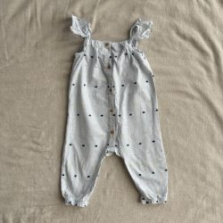 Pöttyös romper (74)