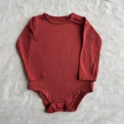Egyszínű body (74)