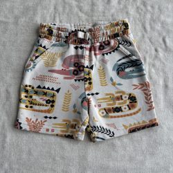 Színes mintás rövidnadrág (104)