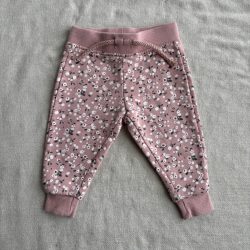 Virágos melegítőnadrág (68)