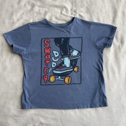 Gördeszkás póló (122)