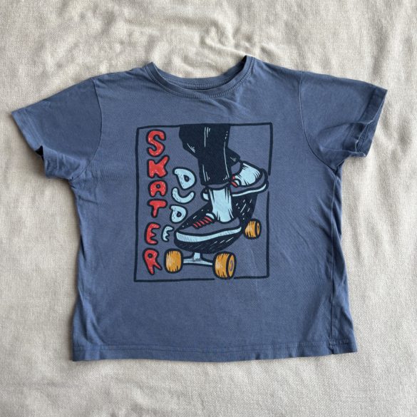 Gördeszkás póló (122)