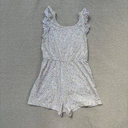 Virágos fodros vállú jumpsuit (86)