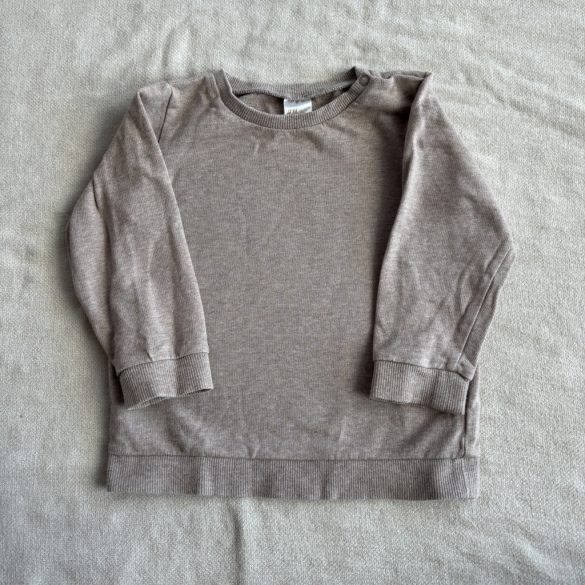 Egyszínű pulcsi (86)