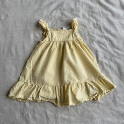 Sárga ruha fodros pánttal (92)