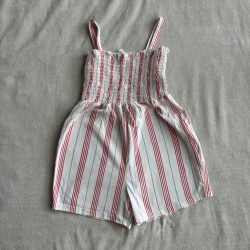 Csíkos darázsolt jumpsuit (98)