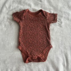 Mintás body (50/56)