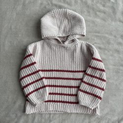 Kapucnis kötött pulóver (104)