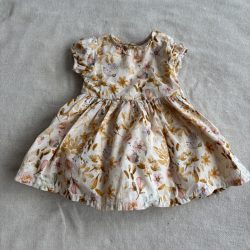 Gyönyörű virágos mini ruha (56)