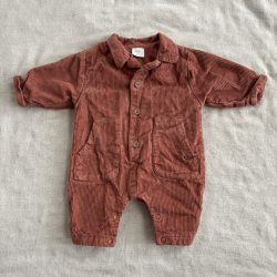 Korbársony kezeslábas (56)