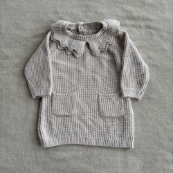 Fodros nyakú kötött ruha (62) 