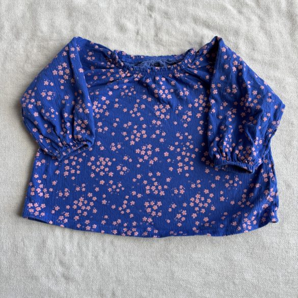Virágos bő fazonú felső (86)
