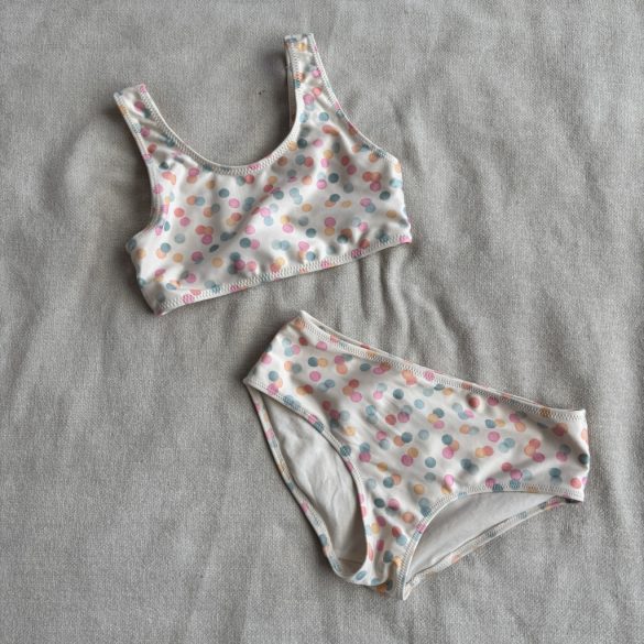 Színes pöttyös két részes fürdőruha (122/128)