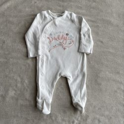 Hímzett rugdalózó (50)