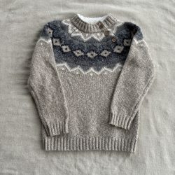Kötött mintás pulóver (122)