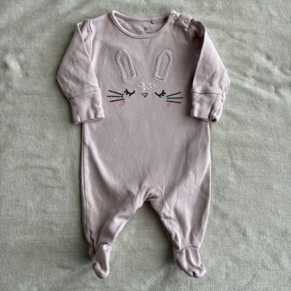 Nyuszis rugdalózó (56)