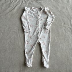 Gyönyörű mintás rugdalózó (68)