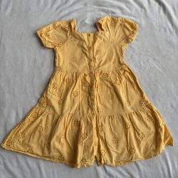 Gyönyörű azsúrozott ruha (140)