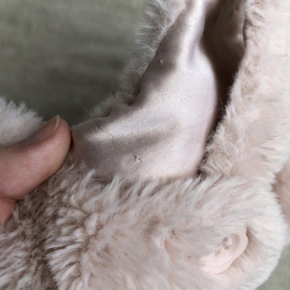 Szőrmés mellény (68)